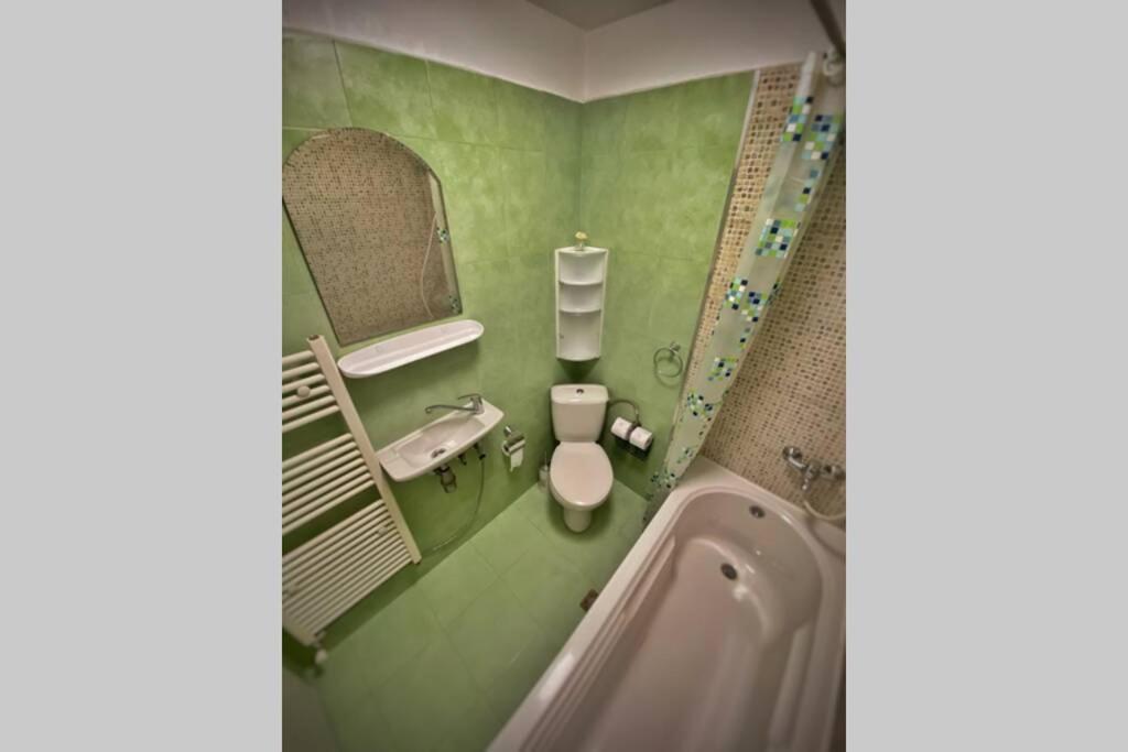 The Secret Lodge- New With Private Garage, Entire House Велико Търново Екстериор снимка